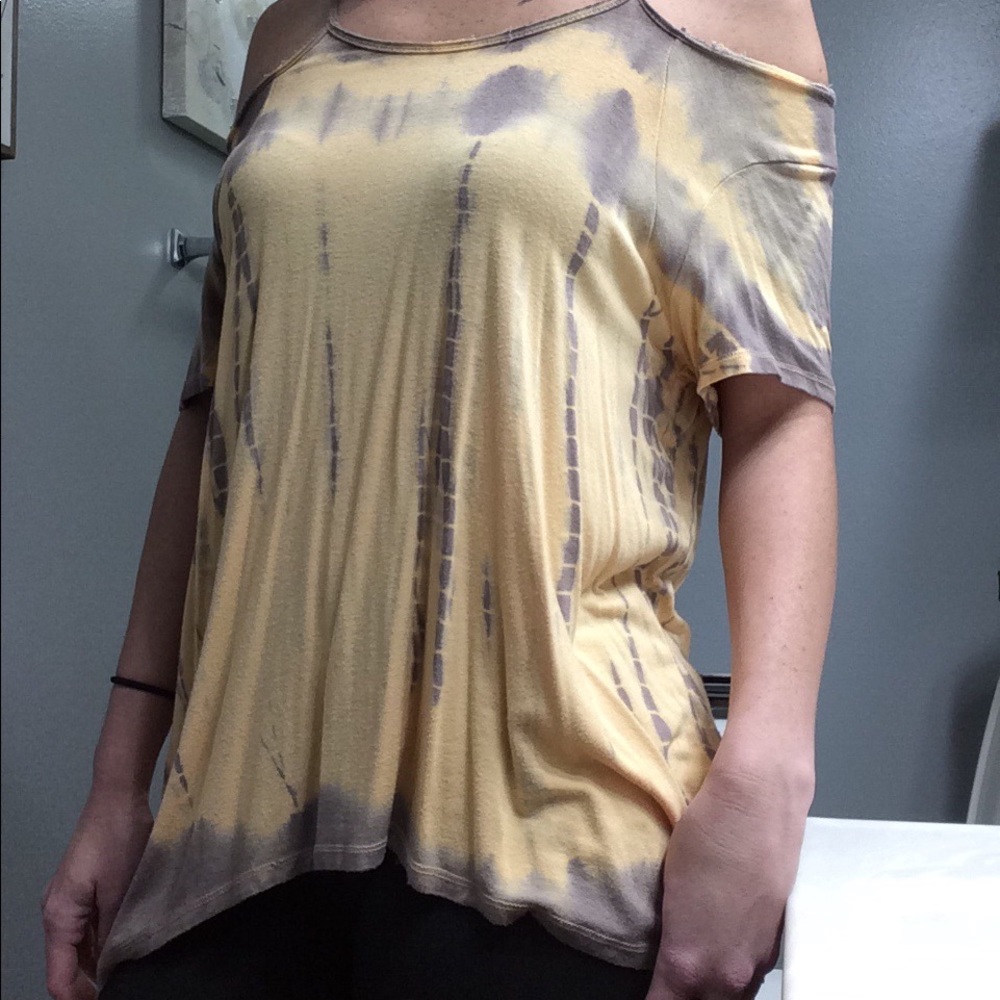 BUY 2, GET 1 FREE! Gimmicks BKE Cold Shoulder Top